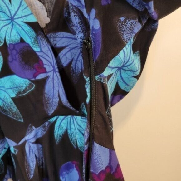 Adini Vintage | Tropical Leaf Berry Printed Surplice Neckline Maxi Dress Blue - Picture 7 of 9